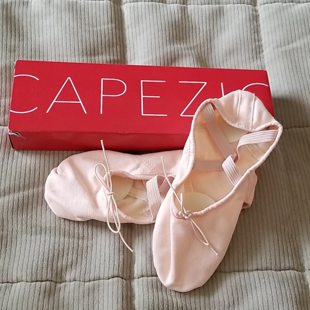 NWOT Capezio canvas ballet slippers